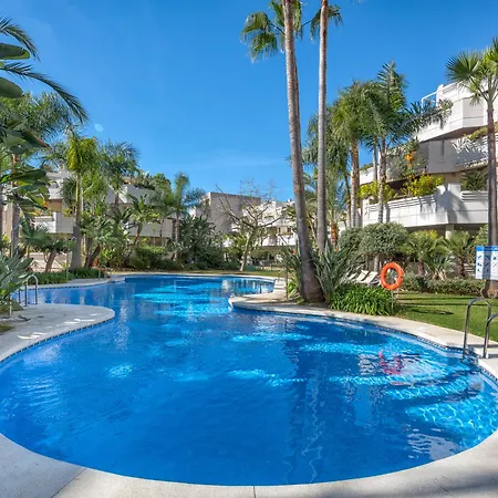 Fa-fab 2 Bedroom In And Outdoor Pool Marbella